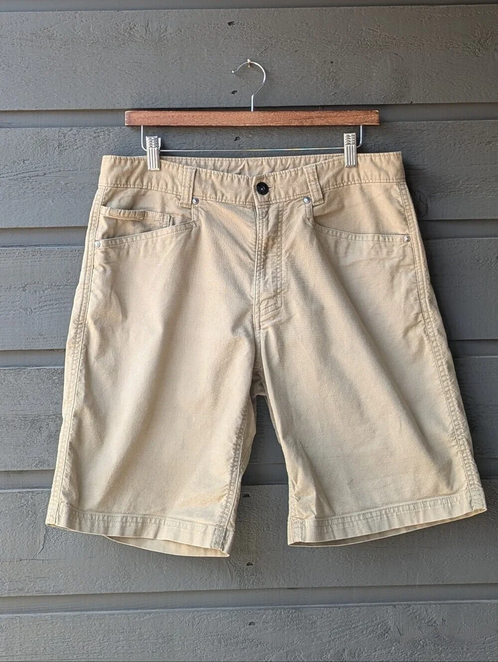The North Face Men's Khaki Twill Flat-Front Shorts Size 32